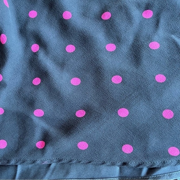 Express Sleeveless Polka Dot Blouse fushia with black lined size small - Picture 4 of 11